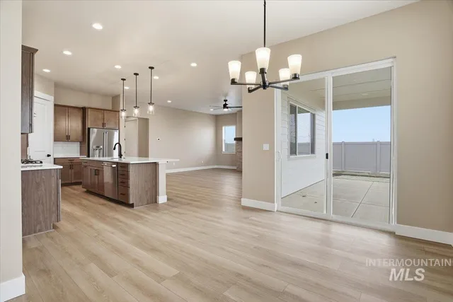 $799,990 | 2422 North Kenora Avenue, Star, ID 83669