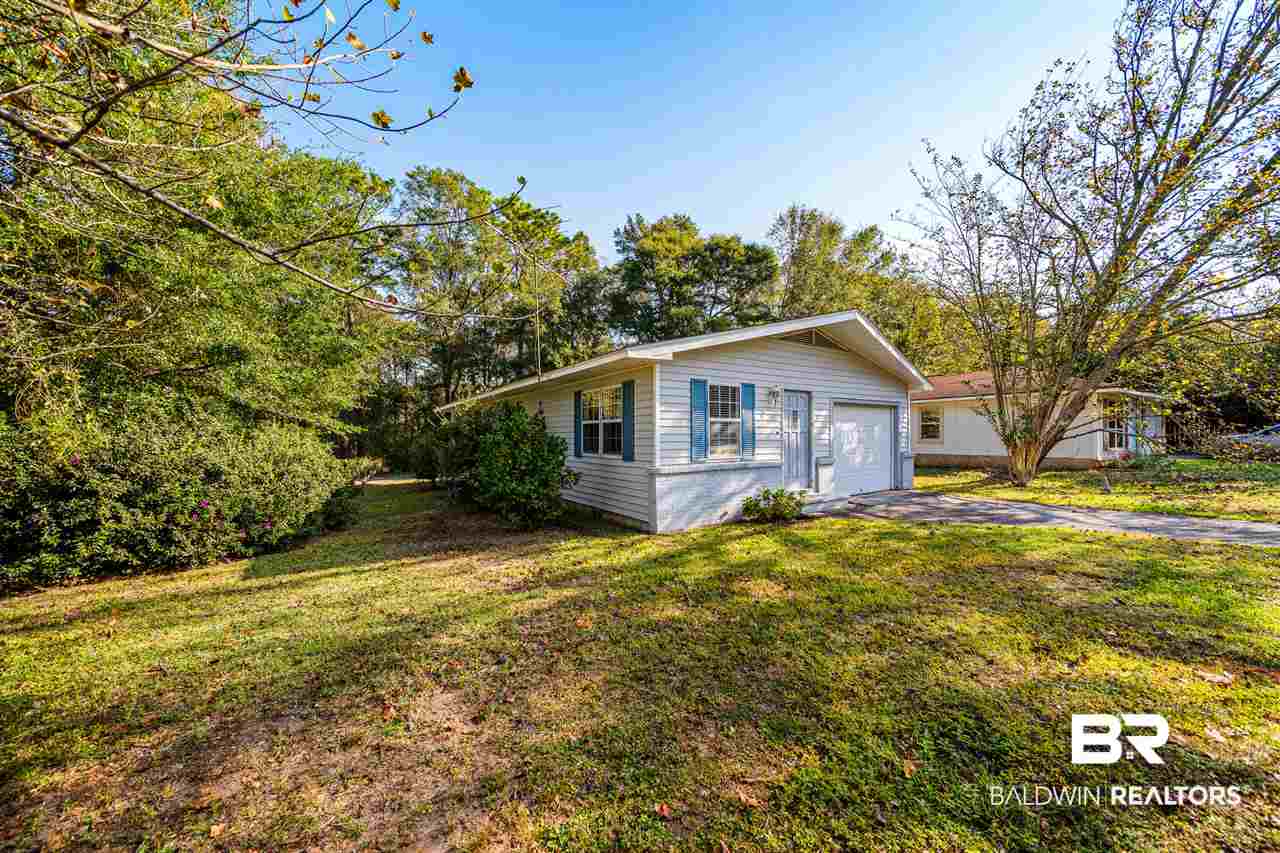 501 Volanta Avenue Fairhope, AL 36532 - Photo 3 of 17