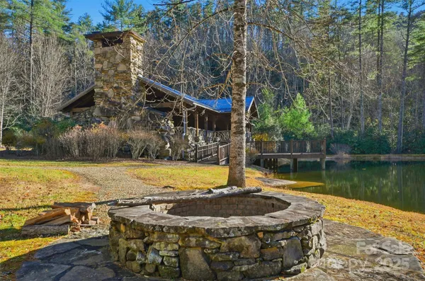 a view of a water with a house