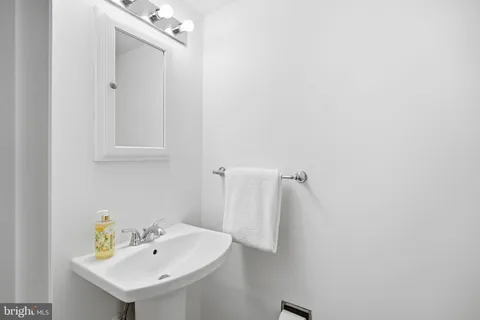 $565,000 | 639 Azalea Drive, Rockville, MD 20850