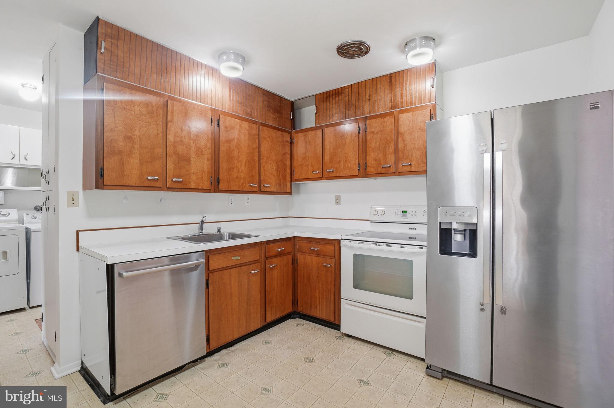 6023 Frontier Drive Springfield, VA 22150 - Photo 7 of 28