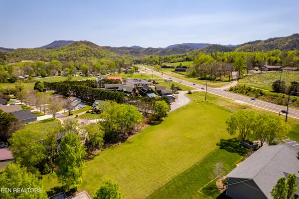 $489,500 | 8017 East Lamar Alexander Parkway, Townsend, TN 37882