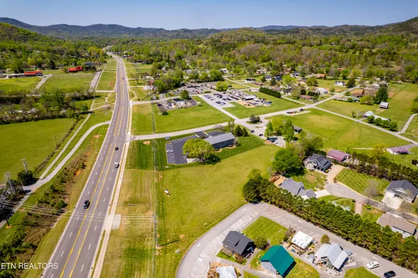 $489,500 | 8017 East Lamar Alexander Parkway, Townsend, TN 37882