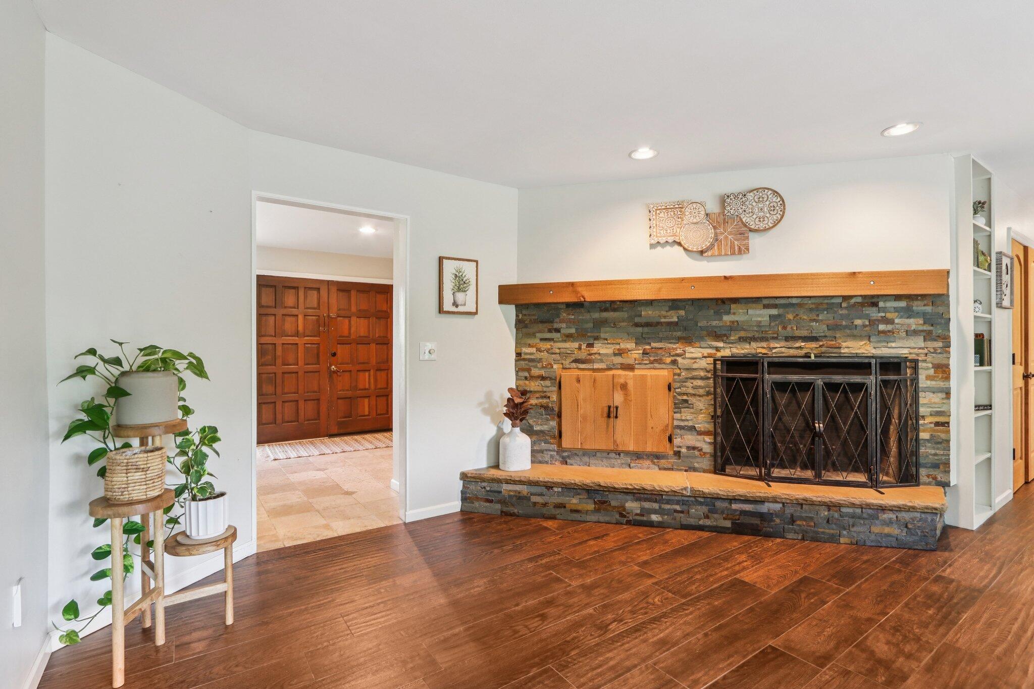 W350S3525 Waterville Road Ottawa, WI 53066 - Photo 16 of 59 fireplace to entry