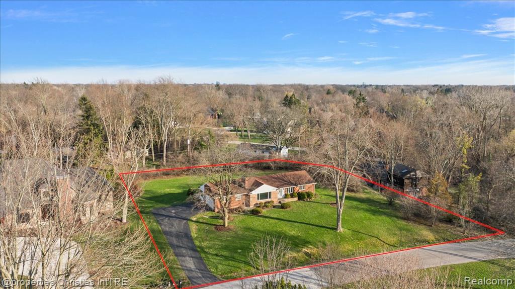 5753 Kilbrennan Road Bloomfield Hills, MI 48301 - Photo 2 of 14