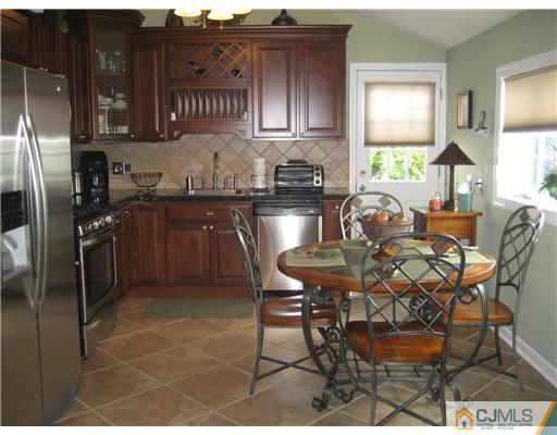 17 Albemarle Road Colonia, NJ 07067 - Photo 2 of 10 Gallery Image 2