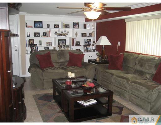 17 Albemarle Road Colonia, NJ 07067 - Photo 5 of 10 Gallery Image 5