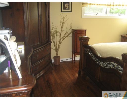 17 Albemarle Road Colonia, NJ 07067 - Photo 6 of 10 Gallery Image 6