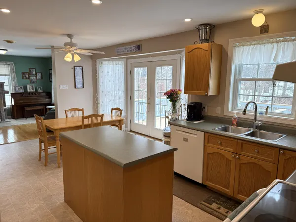 $719,900 | 13 Oakwood Drive, South Portland, ME 04106
