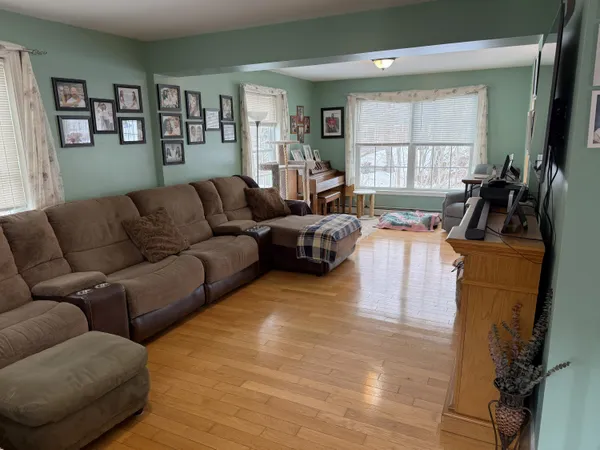 $719,900 | 13 Oakwood Drive, South Portland, ME 04106