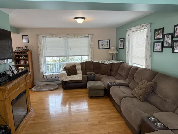$719,900 | 13 Oakwood Drive, South Portland, ME 04106