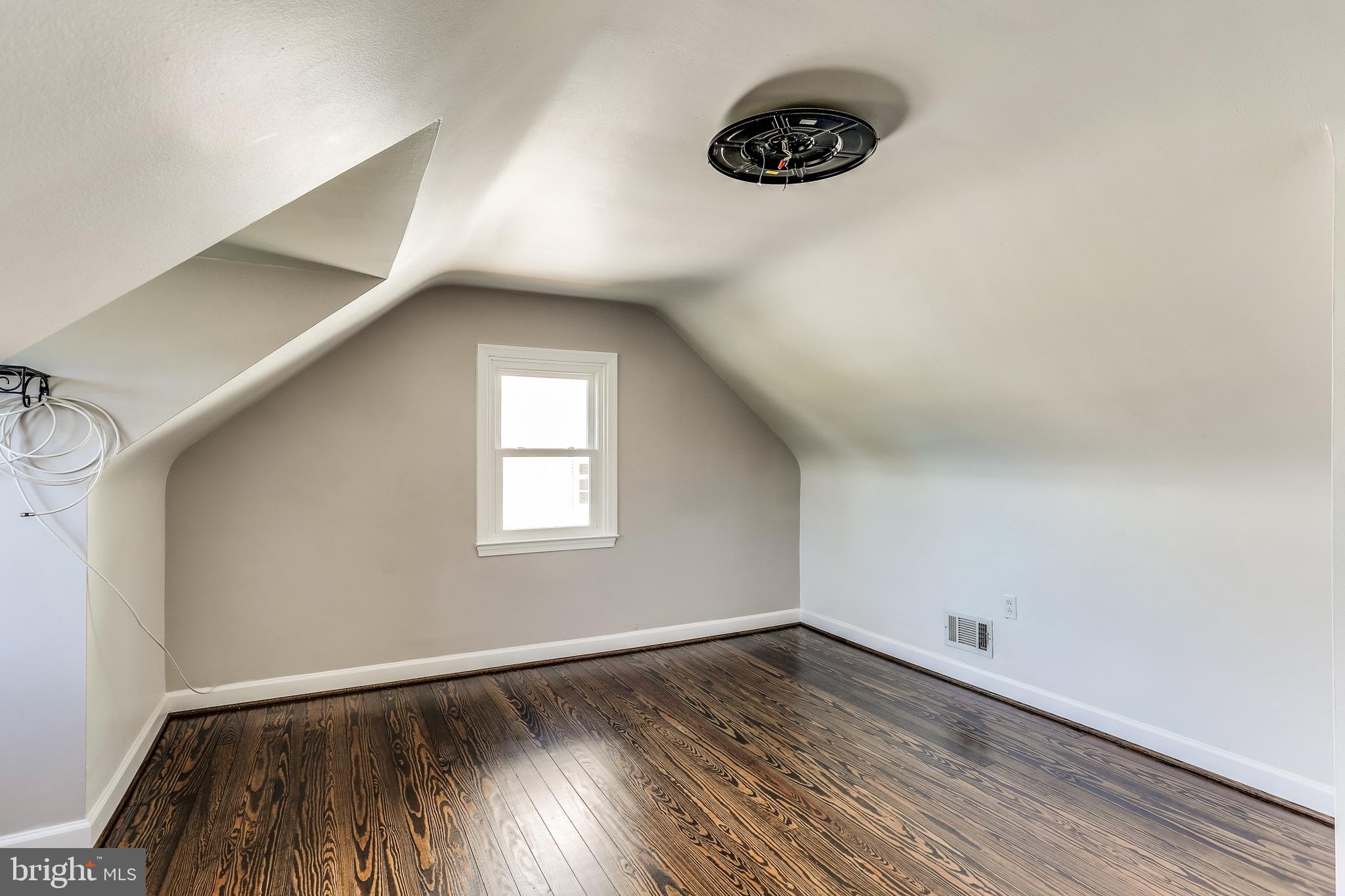 619 Cedar Hill Road Baltimore, MD 21225 - Photo 5 of 34 Gallery Image 5
