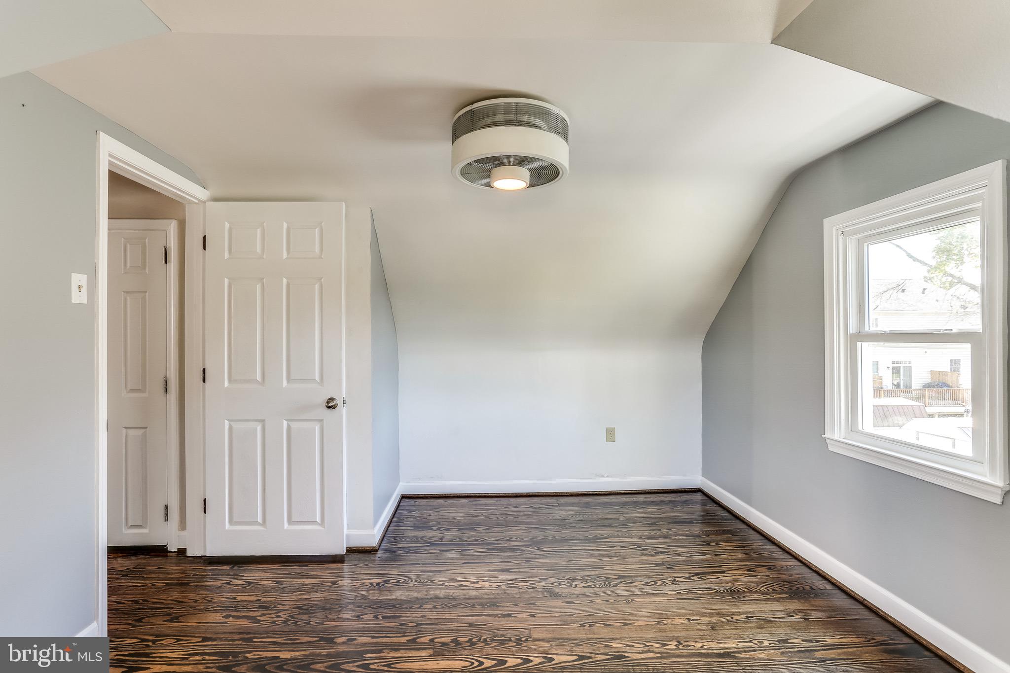 619 Cedar Hill Road Baltimore, MD 21225 - Photo 8 of 34 Gallery Image 8