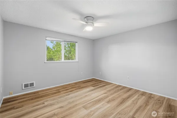 $2,750 | 5824 Olive Avenue Northeast, Bremerton, WA 98311