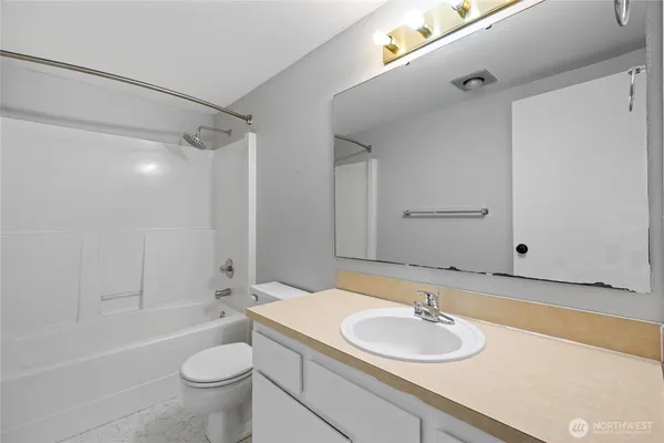 $2,750 | 5824 Olive Avenue Northeast, Bremerton, WA 98311