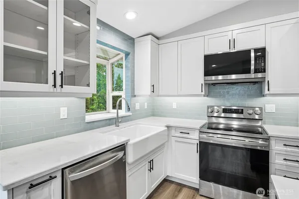 $2,750 | 5824 Olive Avenue Northeast, Bremerton, WA 98311