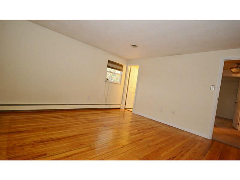 120 Foxcroft Road Pittsburgh, PA 15220 - Photo 24 of 25 Master Bedroom. Alternate view of master bedroom.