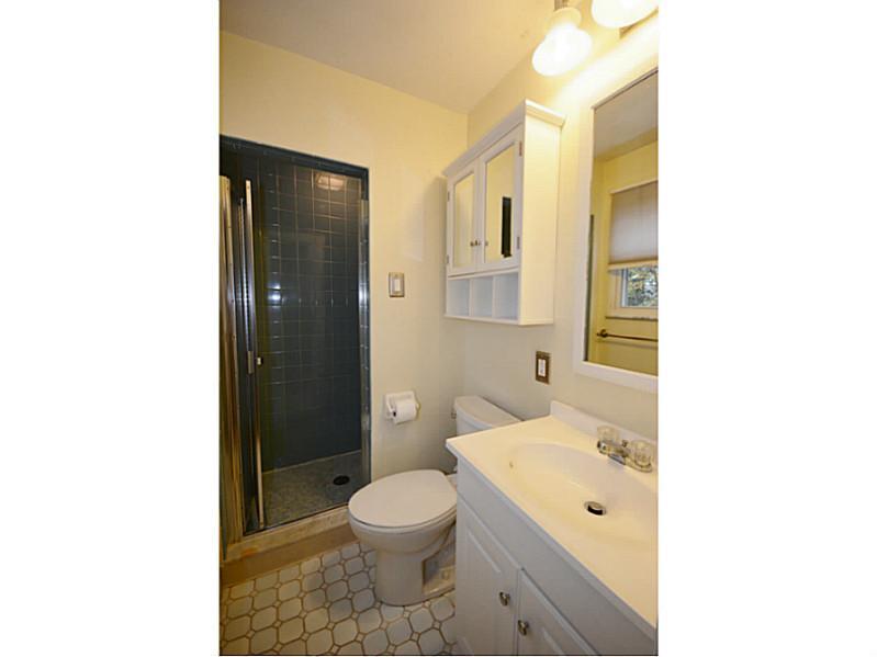 120 Foxcroft Road Pittsburgh, PA 15220 - Photo 9 of 25 Master Bath/Spa.