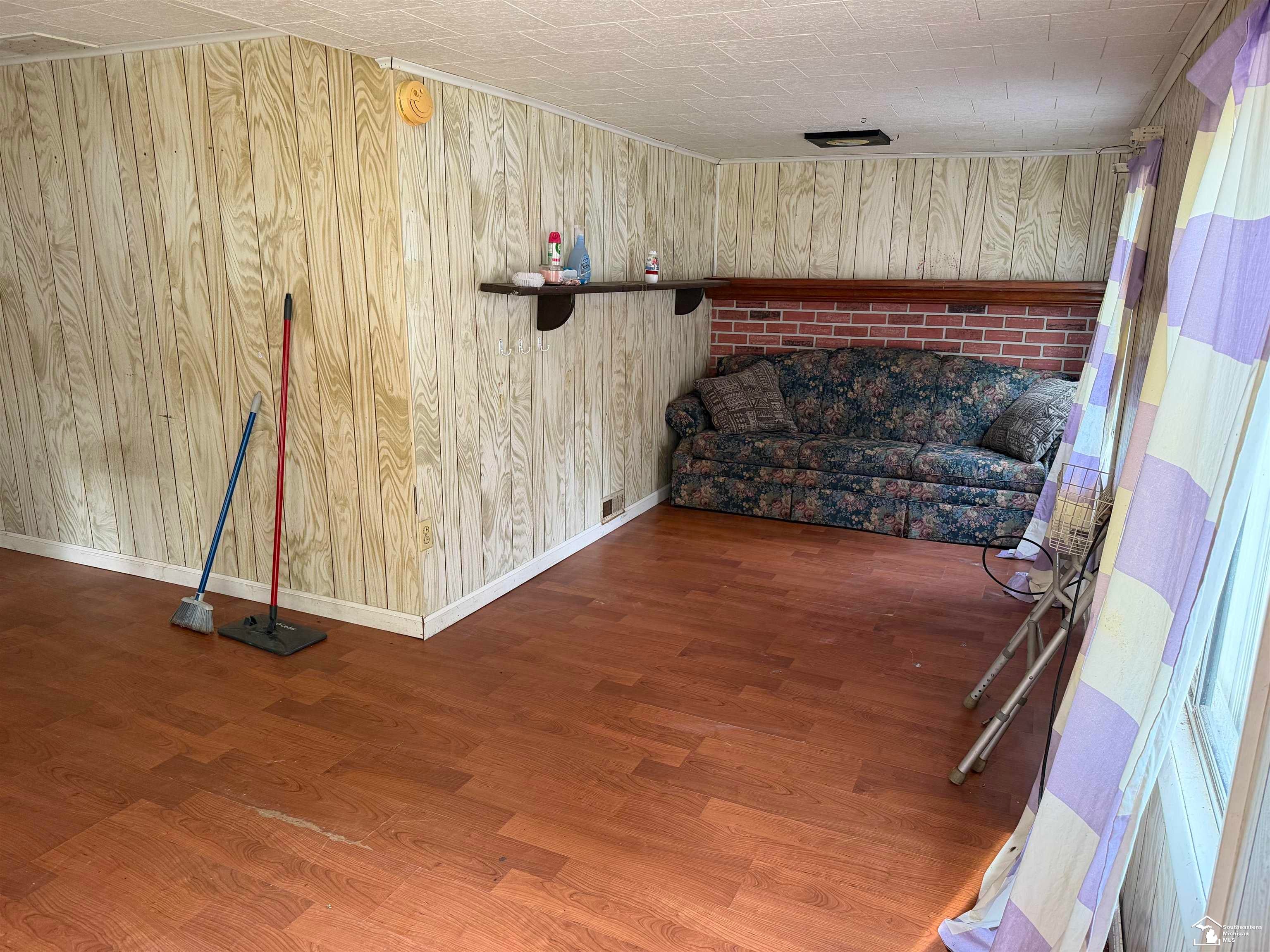 138 Indiana Street Carleton, MI 48117 - Photo 2 of 12 Gallery Image 2