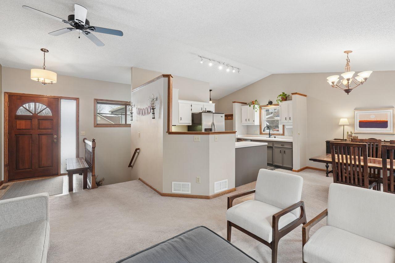 7886 Dempsey Way Inver Grove Heights, MN 55076 - Photo 2 of 24