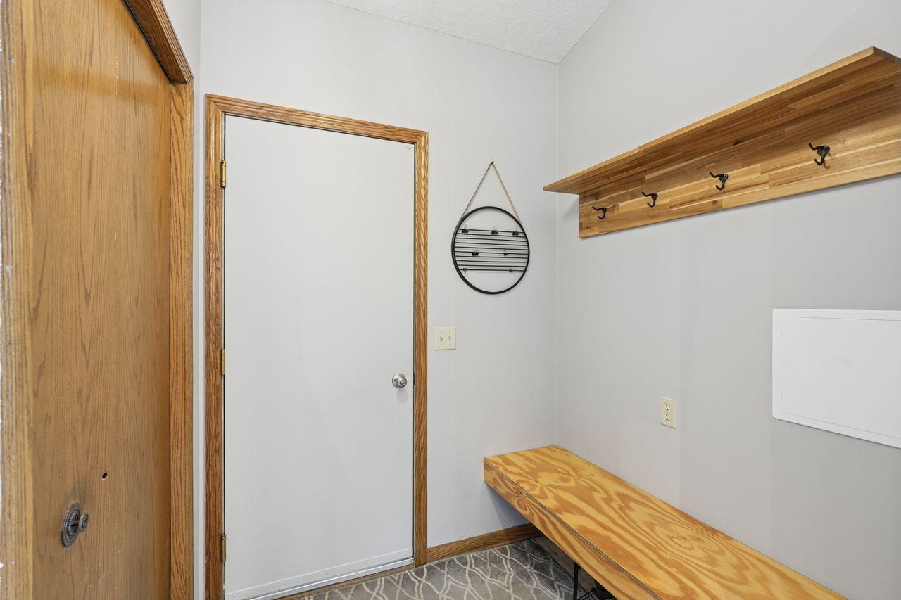 7886 Dempsey Way Inver Grove Heights, MN 55076 - Photo 4 of 24