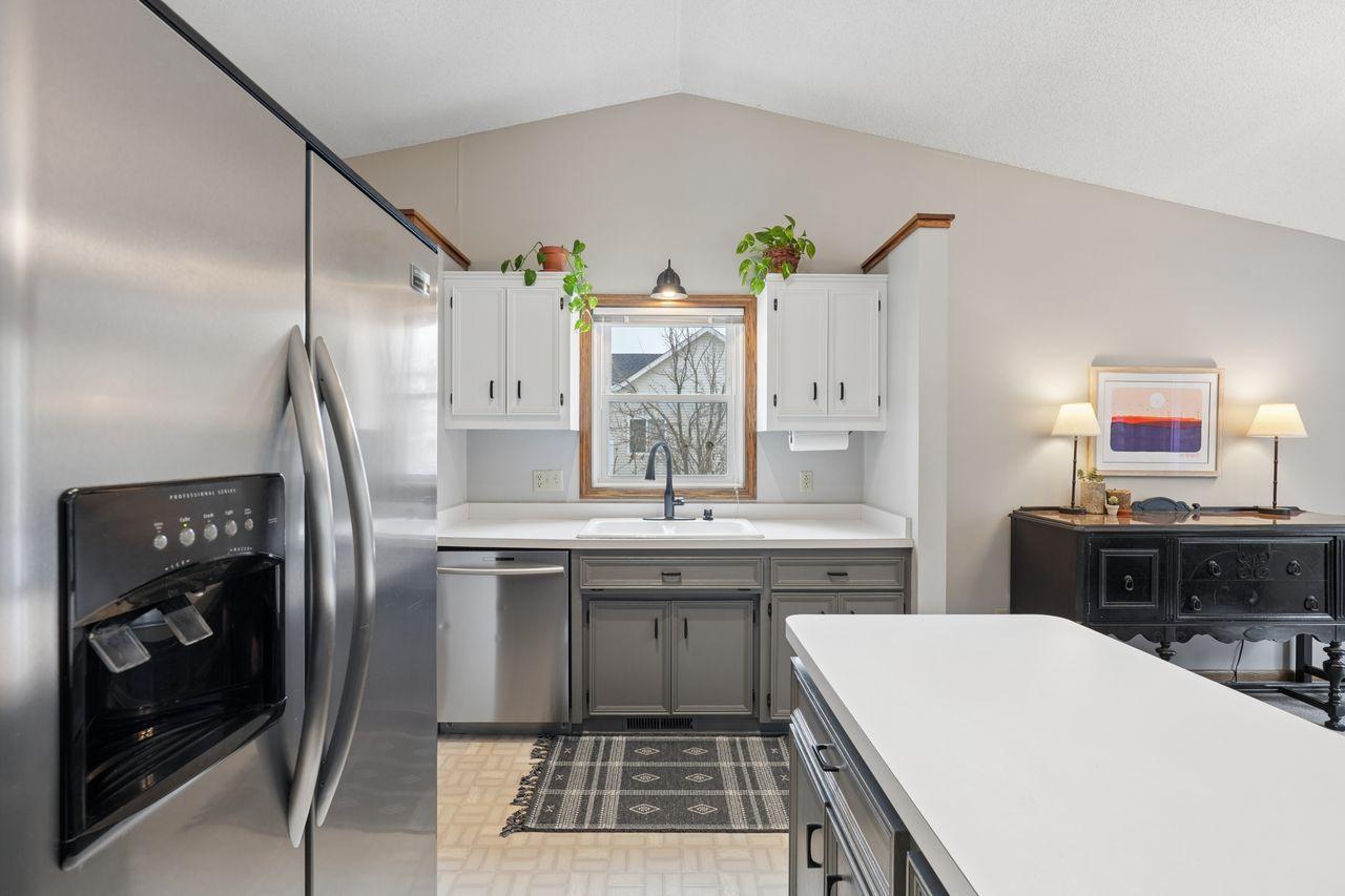 7886 Dempsey Way Inver Grove Heights, MN 55076 - Photo 6 of 24