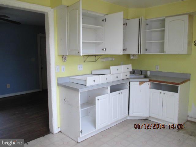 447 Old Home Road Baltimore, MD 21206 - Photo 5 of 14 Kitchen