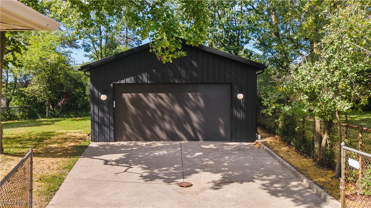 23917 Emery Road Warrensville Heights, OH 44128 - Photo 37 of 44