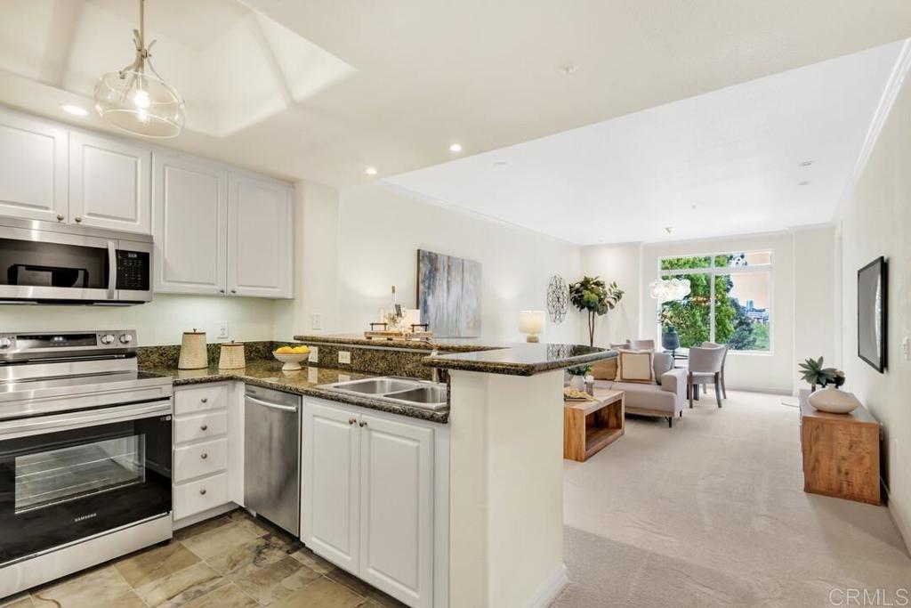 9253 Regents Road, Unit A203 San Diego, CA 92037 - Photo 9 of 38