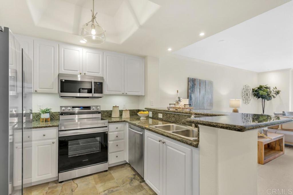 9253 Regents Road, Unit A203 San Diego, CA 92037 - Photo 10 of 38