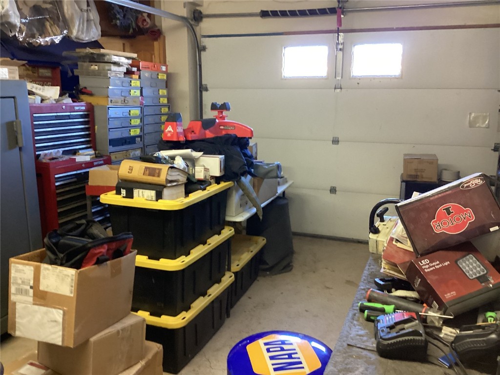 9073 54 7/10 Road Molina, CO 81646 - Photo 29 of 38 View of garage