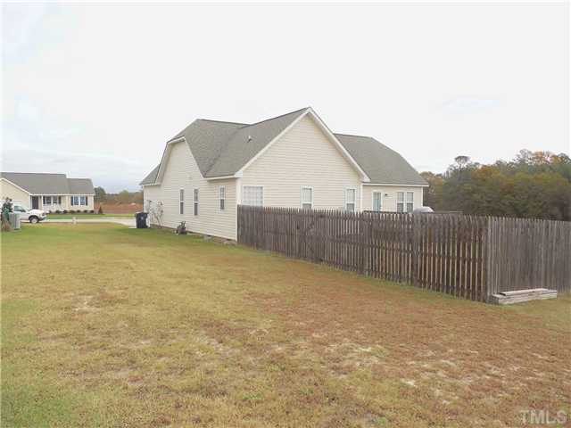 72 Hunters Point Court Angier, NC 27501 - Photo 2 of 10 Gallery Image 2
