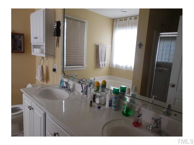 72 Hunters Point Court Angier, NC 27501 - Photo 5 of 10 Gallery Image 5