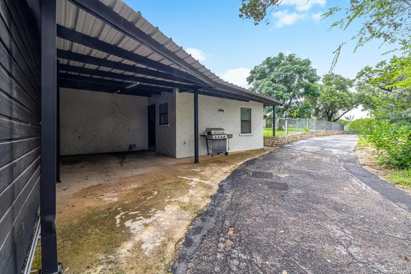 $2,050 | 21875 Scenic Loop Road, Helotes, TX 78023