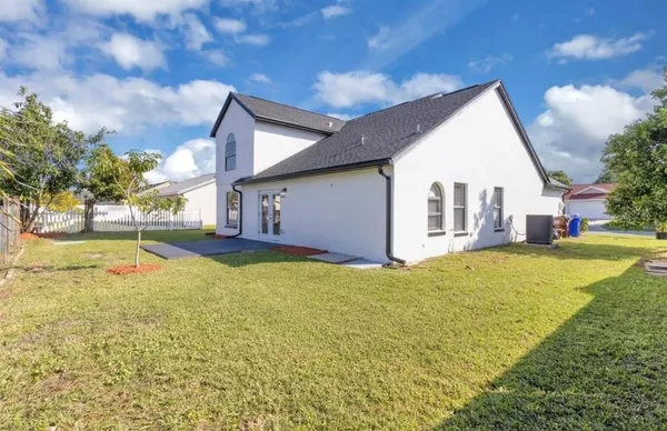 $2,850 | 2622 Liz Lane, Kissimmee, FL 34744