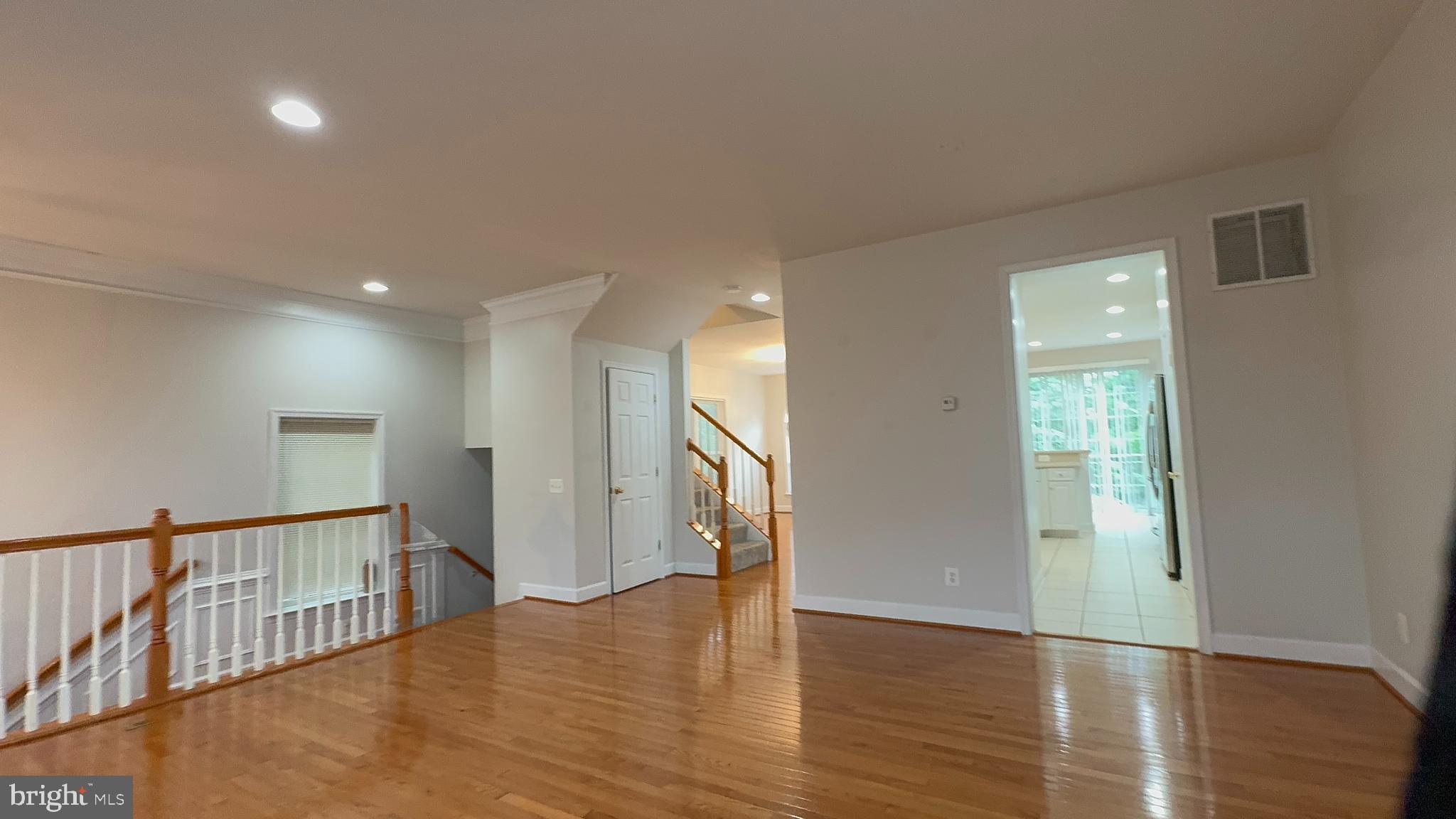9283 Laurel Ridge Crossing Road Lorton, VA 22079 - Photo 3 of 35 Living Room