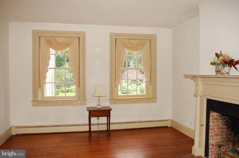 3145 Florence Road Woodbine, MD 21797 - Photo 3 of 30 Living Room