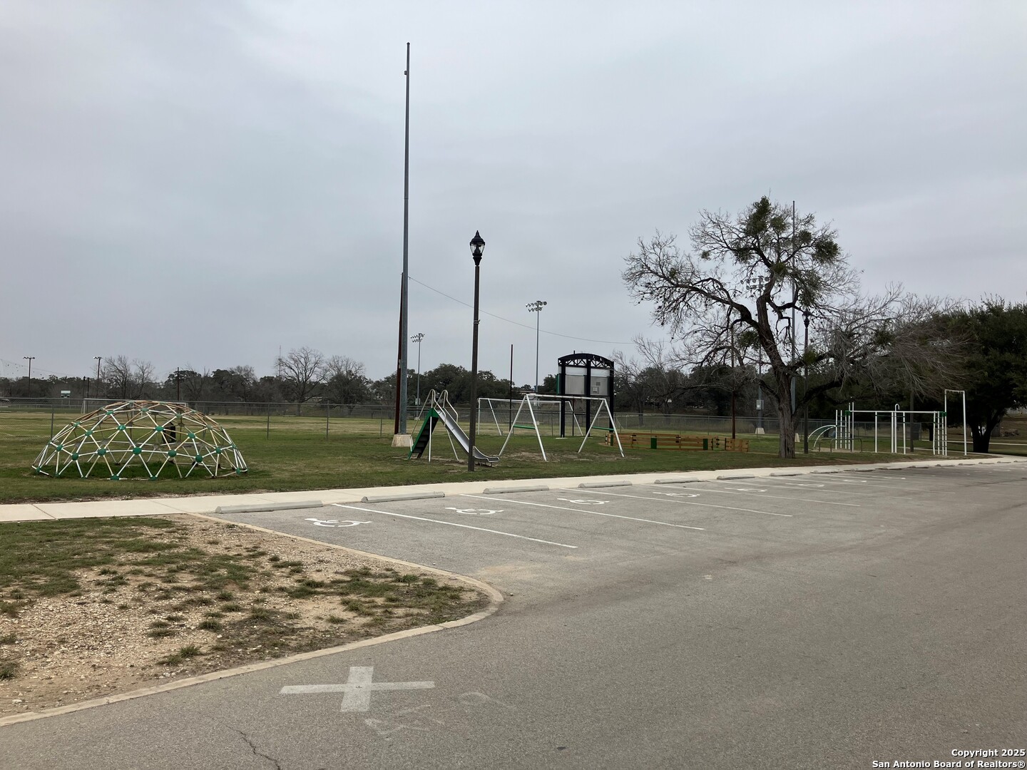 406 Patrick Avenue Pleasanton, TX 78064 - Photo 15 of 18