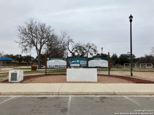 406 Patrick Avenue Pleasanton, TX 78064 - Photo 7 of 18 a view of a terrace