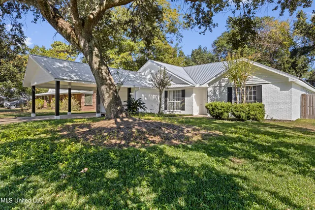 $319,900 | 13313 Hollow Oak Lane, Ocean Springs, MS 39564