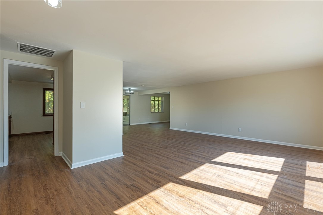 4928 Bonnie Road Kettering, OH 45440 - Photo 6 of 25
