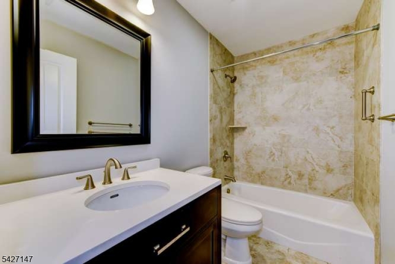 208 Reed Lane Bedminster, NJ 07921 - Photo 12 of 23