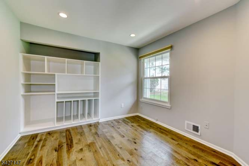 208 Reed Lane Bedminster, NJ 07921 - Photo 15 of 23