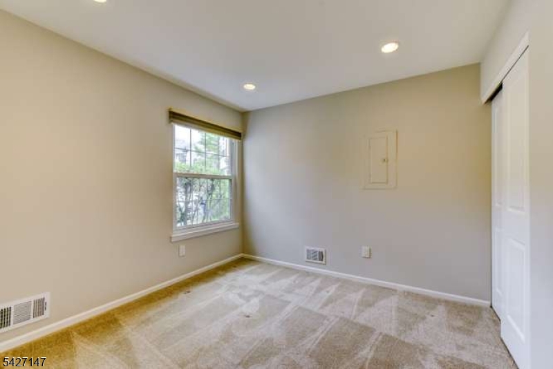 208 Reed Lane Bedminster, NJ 07921 - Photo 16 of 23