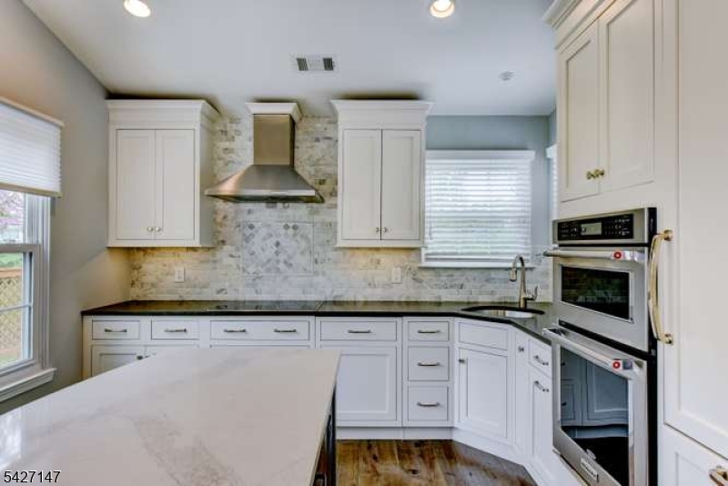 208 Reed Lane Bedminster, NJ 07921 - Photo 5 of 23