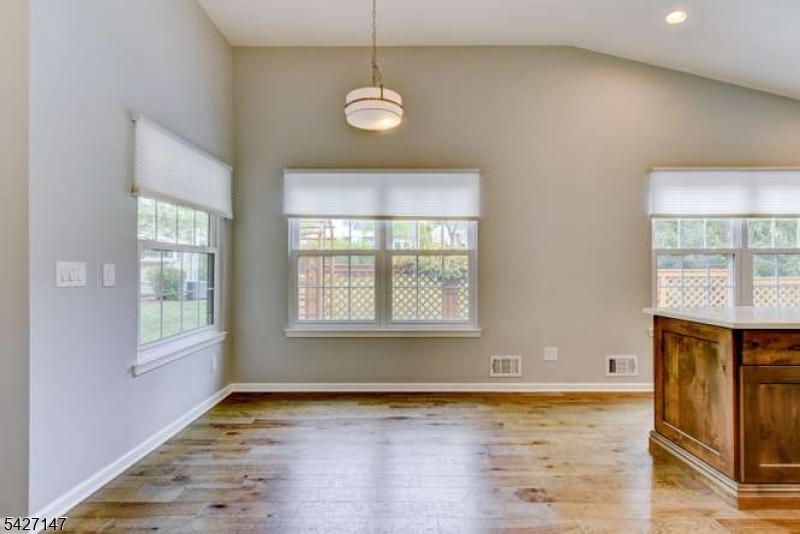 208 Reed Lane Bedminster, NJ 07921 - Photo 8 of 23