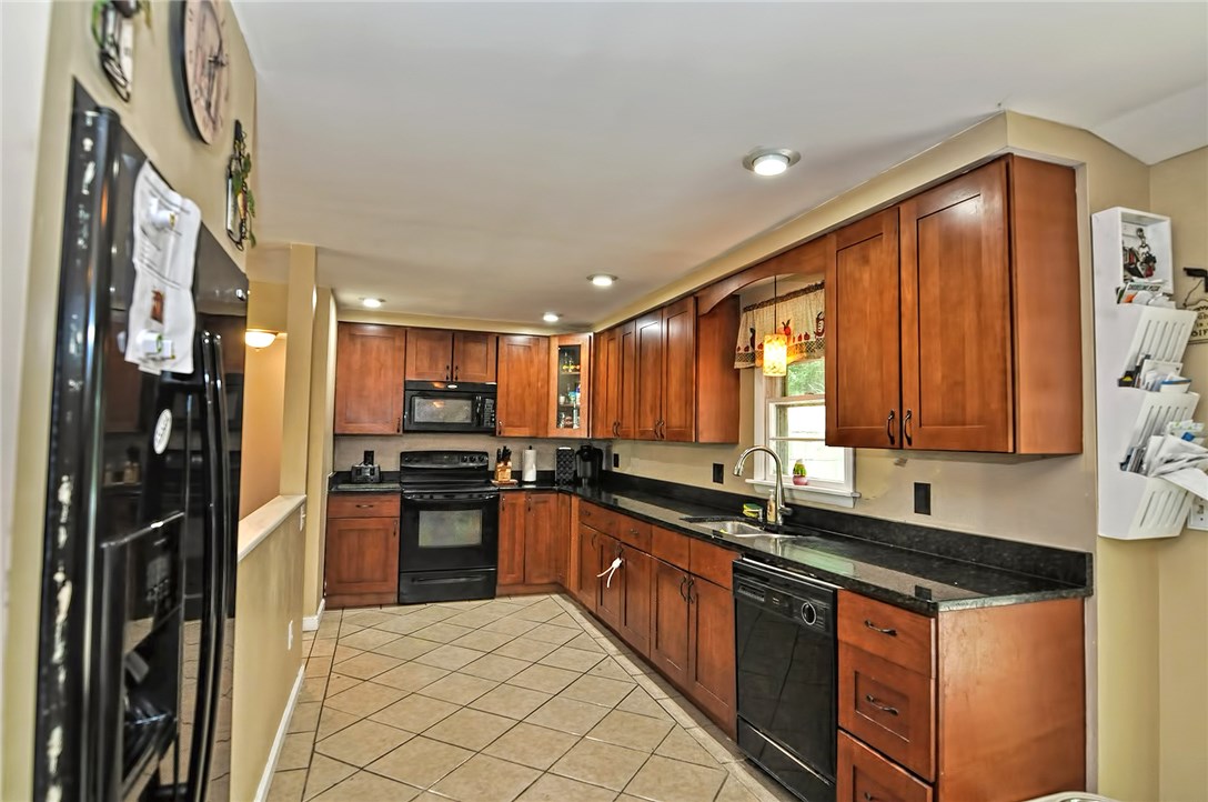 14 Drift Road Warwick, RI 02889 - Photo 8 of 25