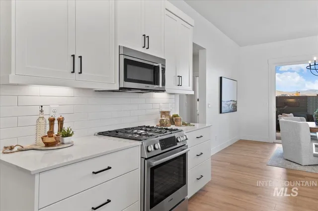 $584,900 | 6370 North Barholm Lane, Eagle, ID 83616