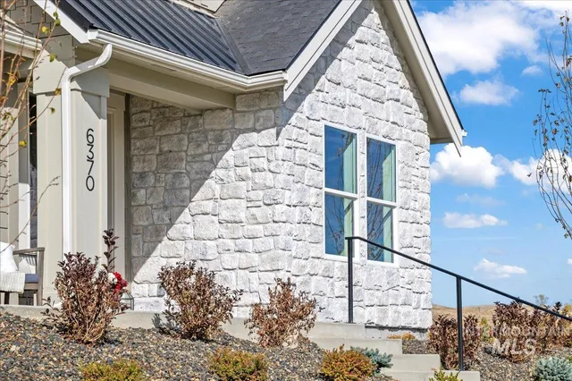 $584,900 | 6370 North Barholm Lane, Eagle, ID 83616