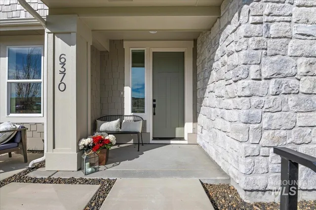 $584,900 | 6370 North Barholm Lane, Eagle, ID 83616